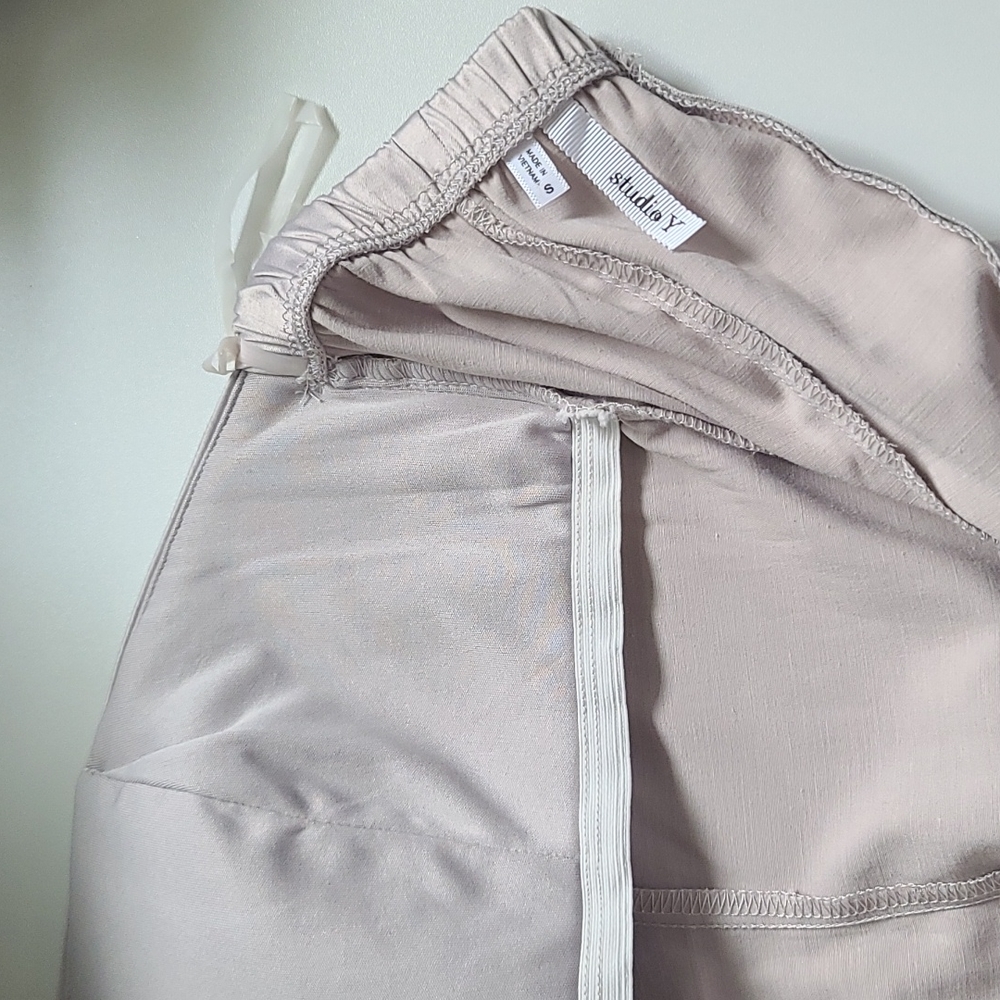 Studio Y Silver Ruffle Top - Picture 5 of 6